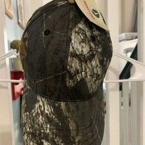 NWT | Mossy Oaks Hat